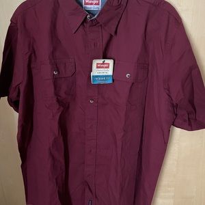 Men’s XL maroon Wrangler short sleeve button down shirt